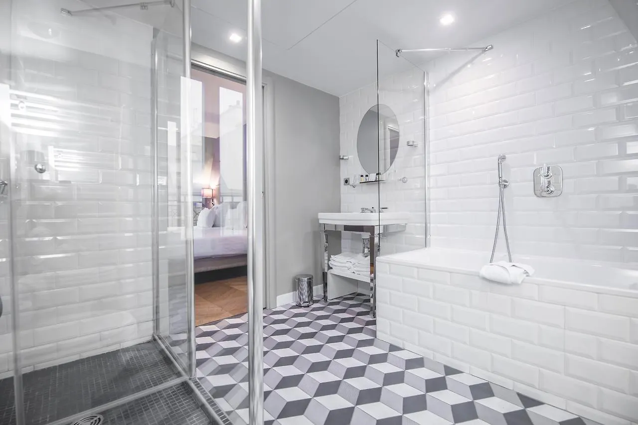 Hotel Monsieur Cadet & 4*